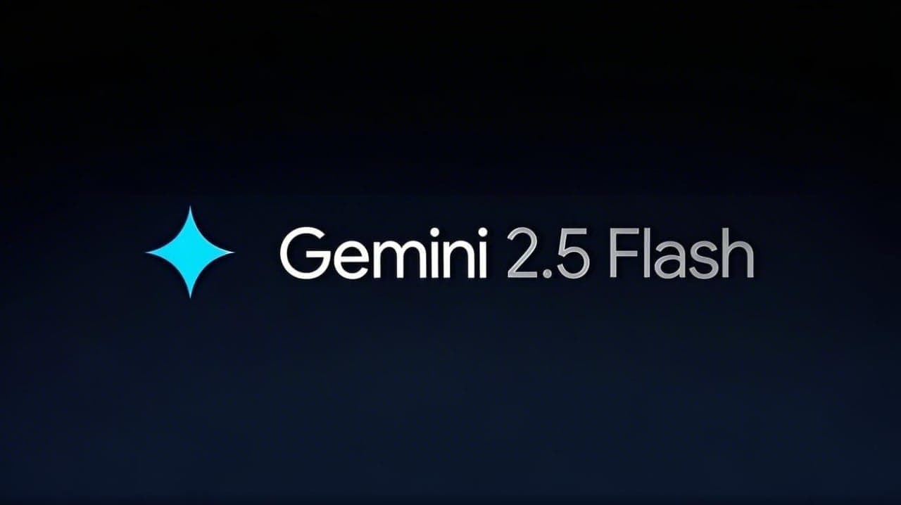 شعار Google Gemini 2.5 Flash الرسمي يظهر أيقونة النجمة الزرقاء بجانب اسم النموذج باللون الأبيض على خلفية داكنة.